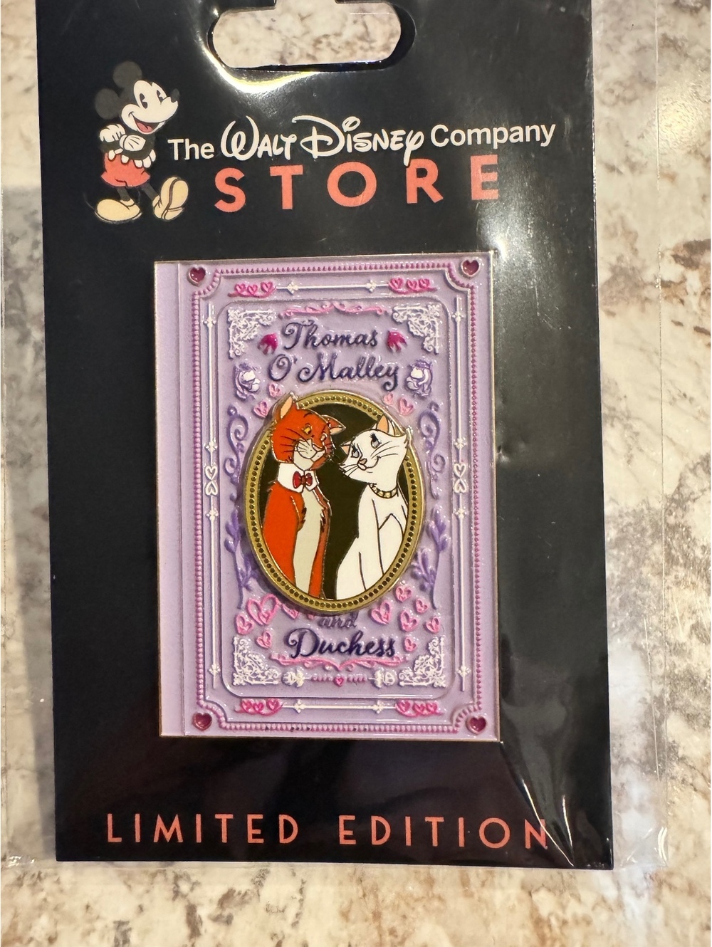 WDCS Thomas O'Malley Duchess Romantic Novels Series 2026 LE 300 Disney Pin